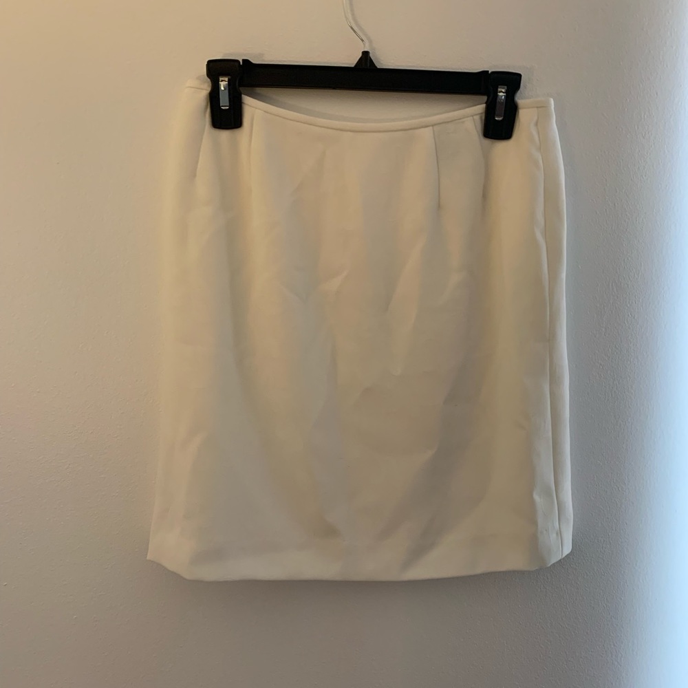 Cream Floral Skirt Size 6 Petite